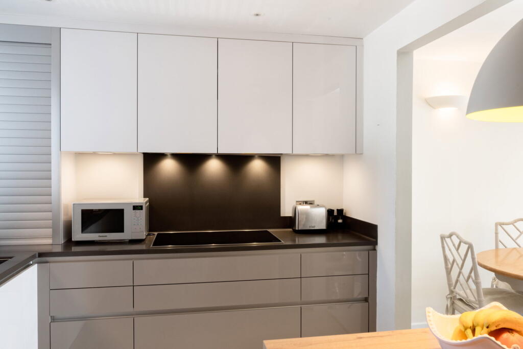 Apartment in Truro - More
