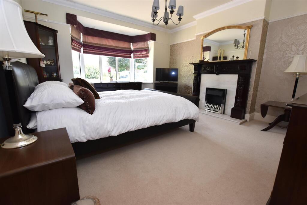 House in Hull - View 5
