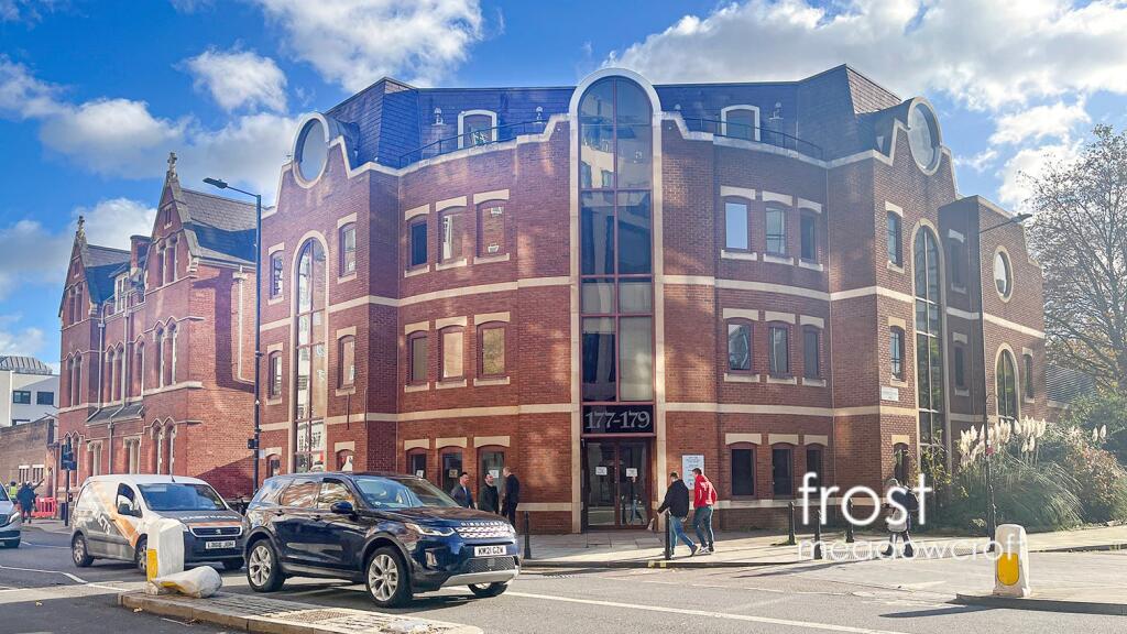 177 Hammersmith Road W6 Office to let west London ext main X.jpg