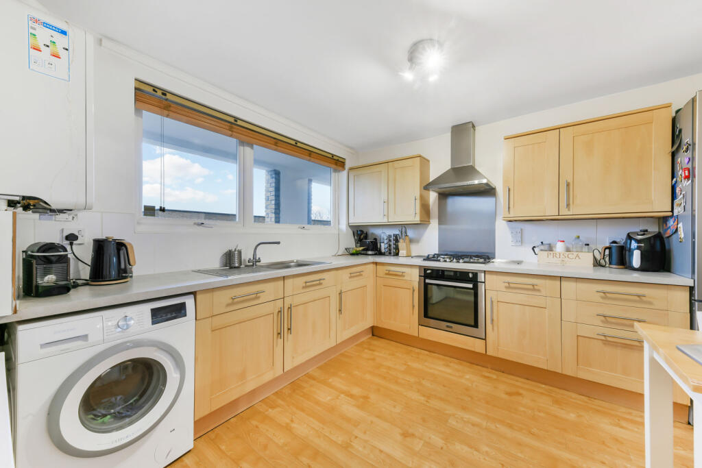 Main image of property: East Hill, Battersea, SW18