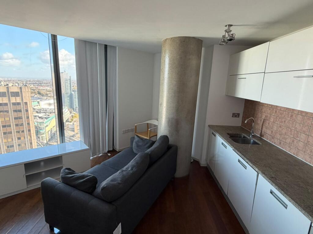 Main image of property: Beetham Tower, Holloway Circus Queensway, Birmingham