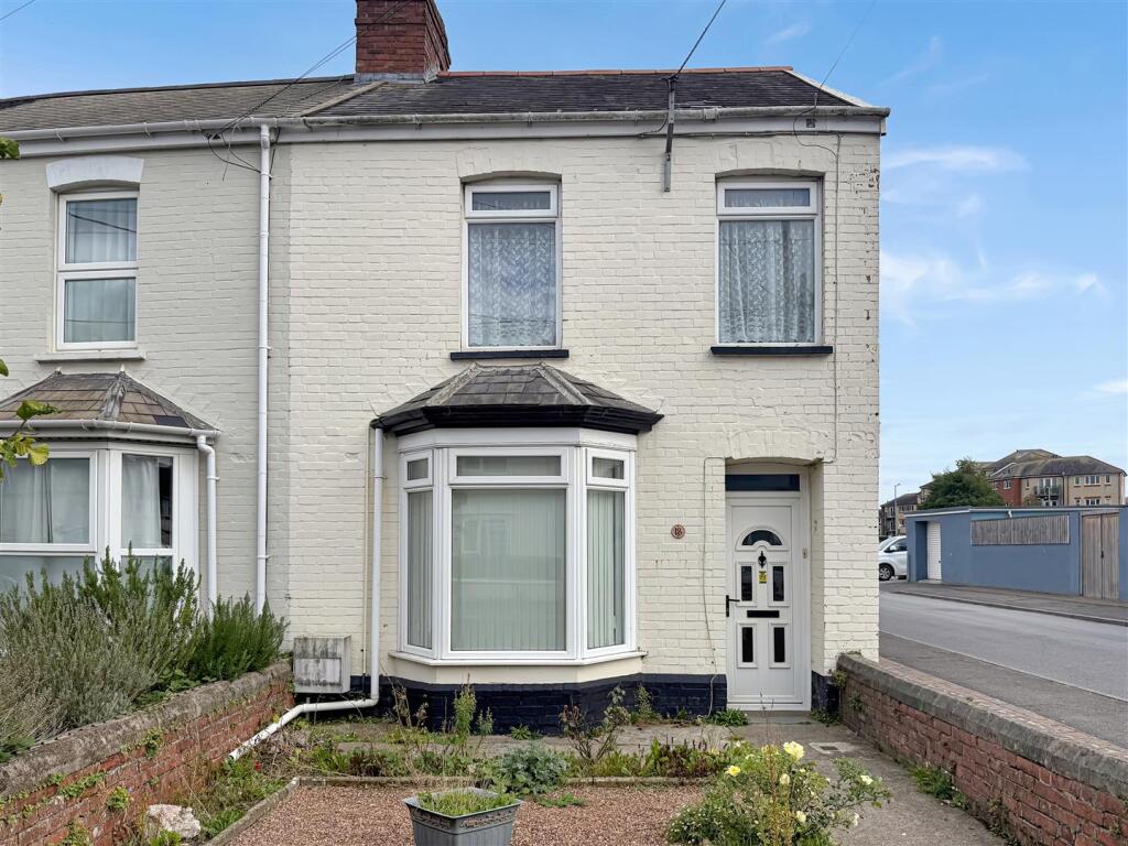 2-bed terraced on Fair View, Barnstaple, £120,000