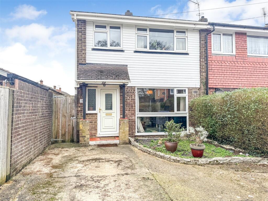 Main image of property: Green Way, Aldershot, Hampshire, GU12