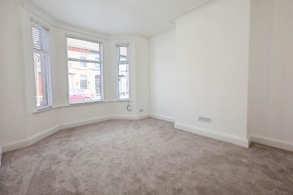 House in Wirral, Liverpool City Region - View 4