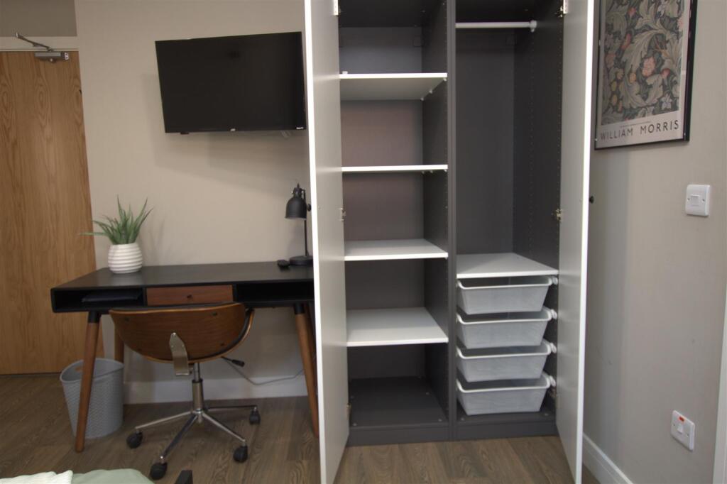 Apartment in Middlesbrough, Middlehaven - View 3