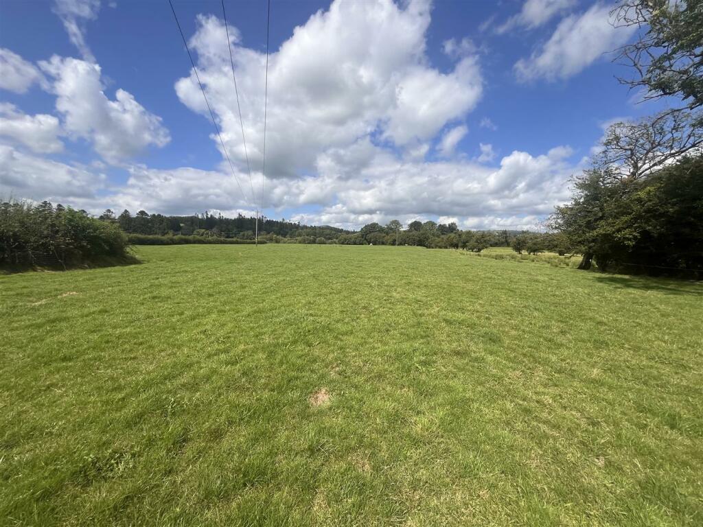 Llangadog, Towy Valley photo 4