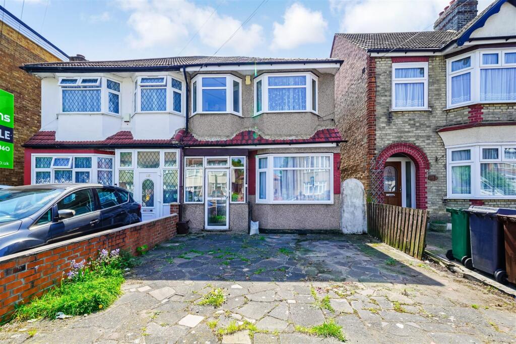 Main image of property: Hampton Road, Chingford, E4