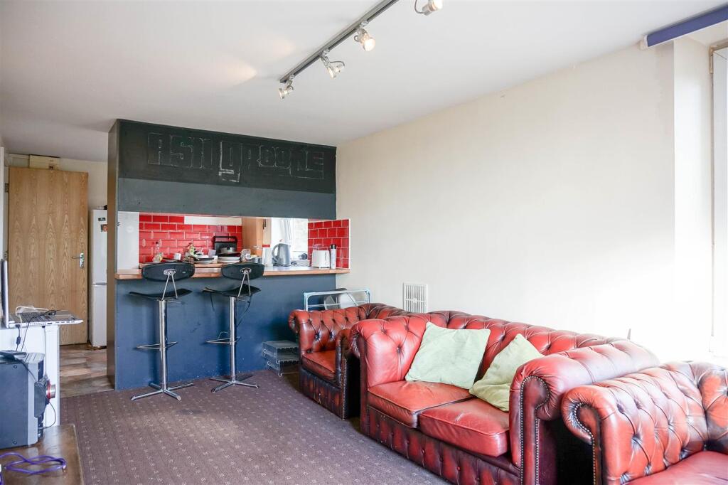 Apartment in Leeds - View 2