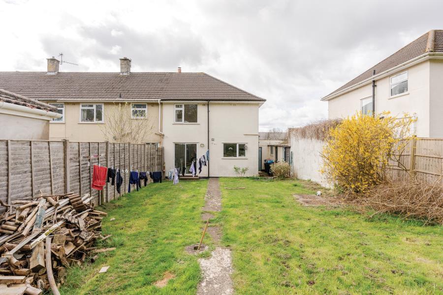 3 bedroom end of terrace house for rent