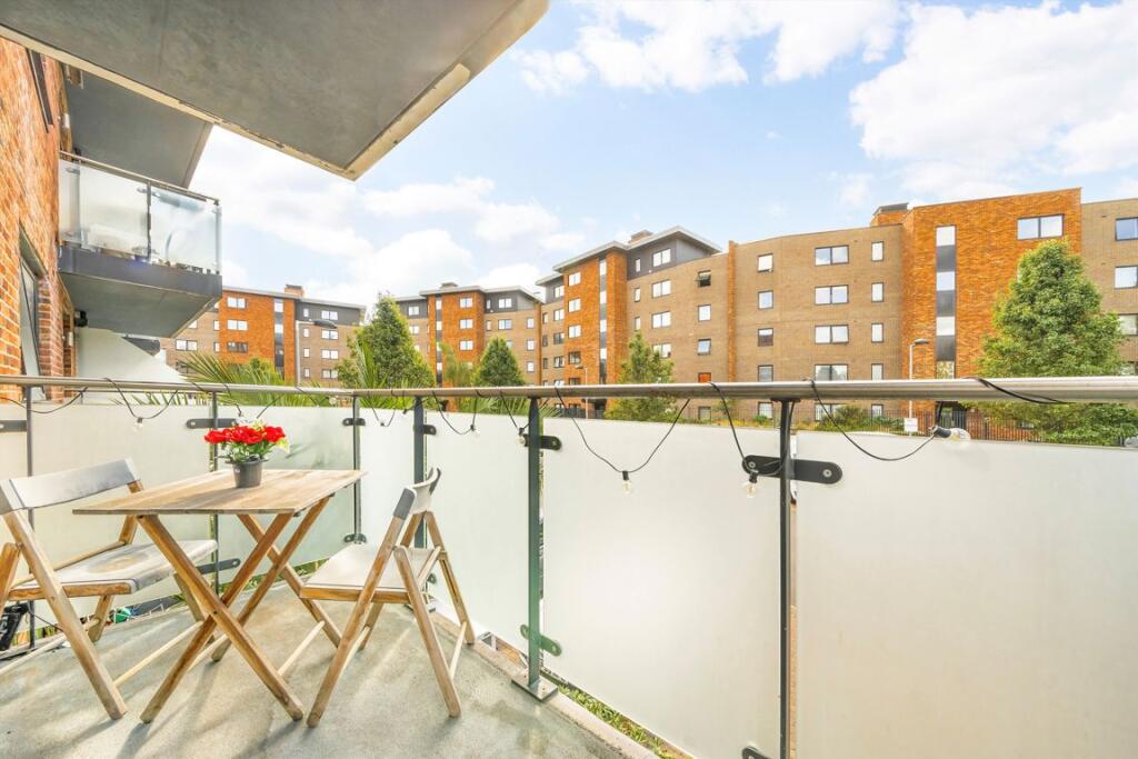 Apartment in London - View 4