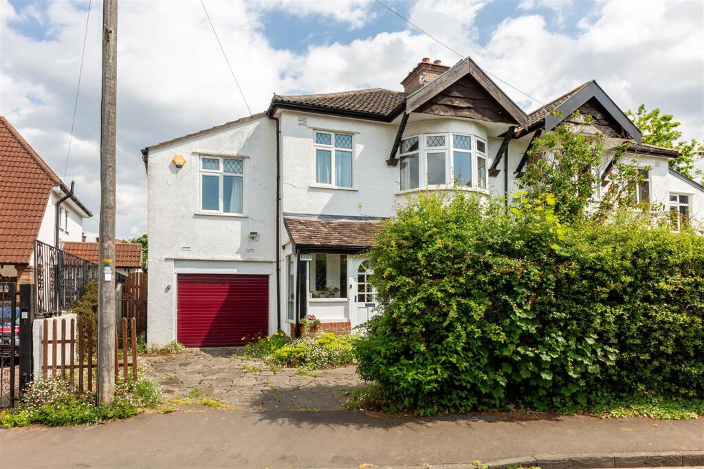 4-bed semi-detached on Cross Elms Lane | Stoke Bishop, £800,000