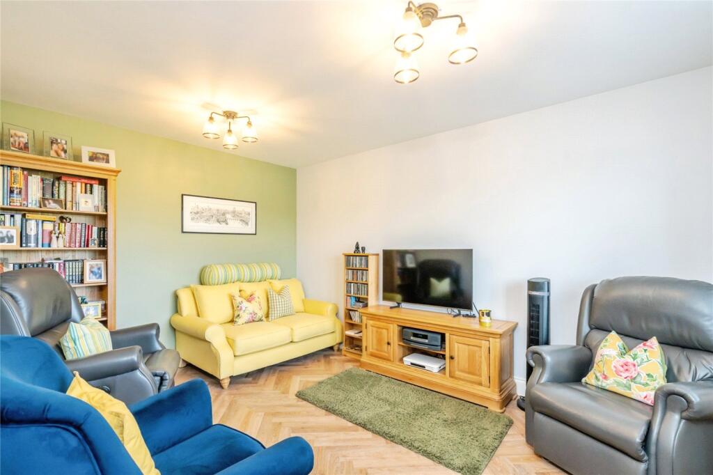 Kingsmead Avenue, Chichester, West Sussex, PO19 photo 4