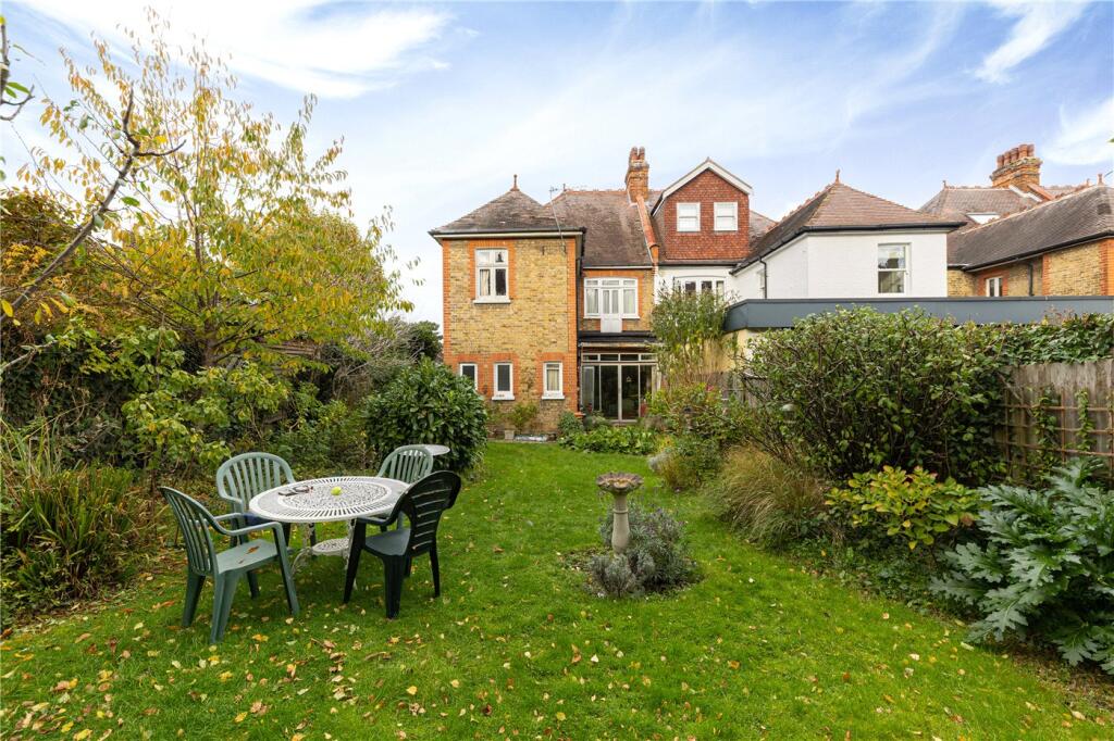 Montolieu Gardens, London, SW15 photo 2