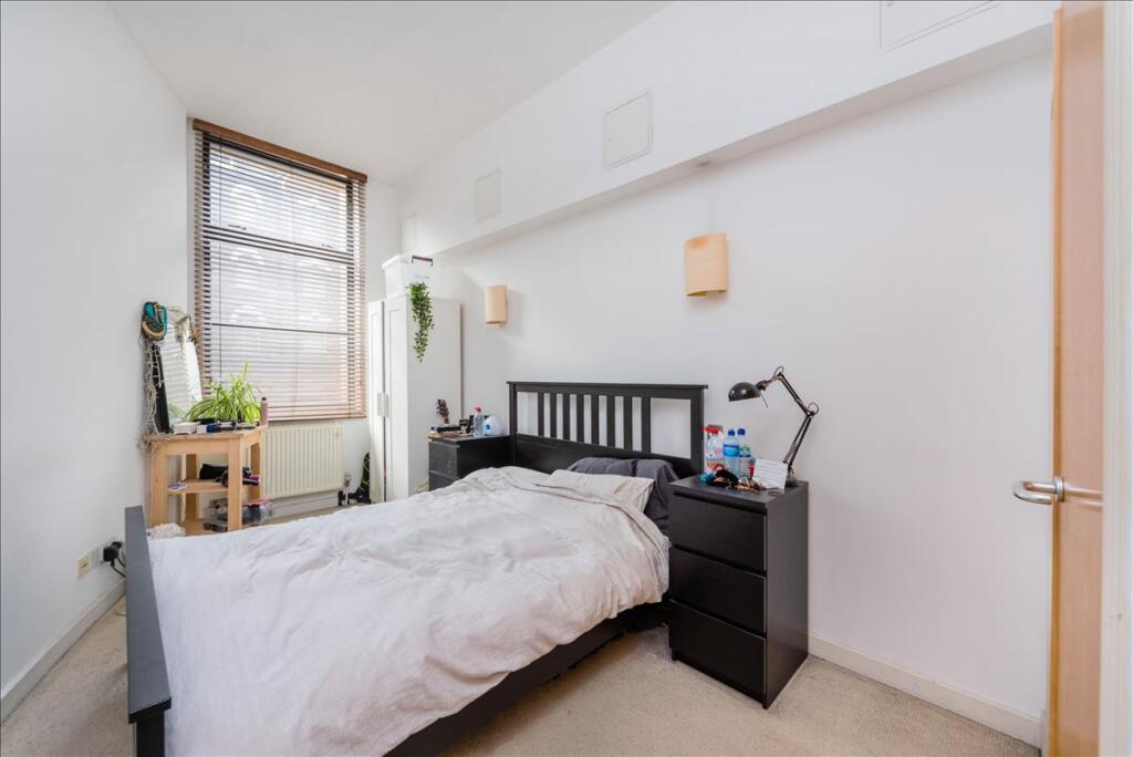 Apartment in London - View 5