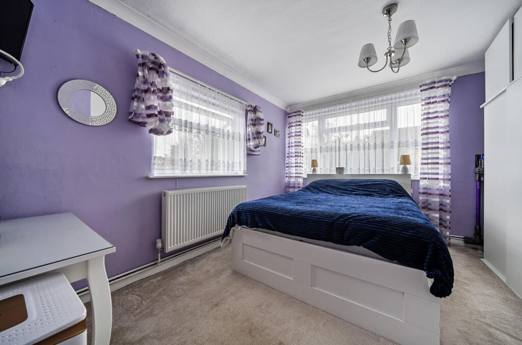 Mowbray Drive, Tilehurst, Reading photo 4