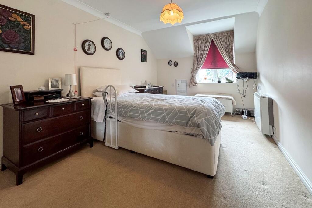 Apartment in Gillingham, Medway - More