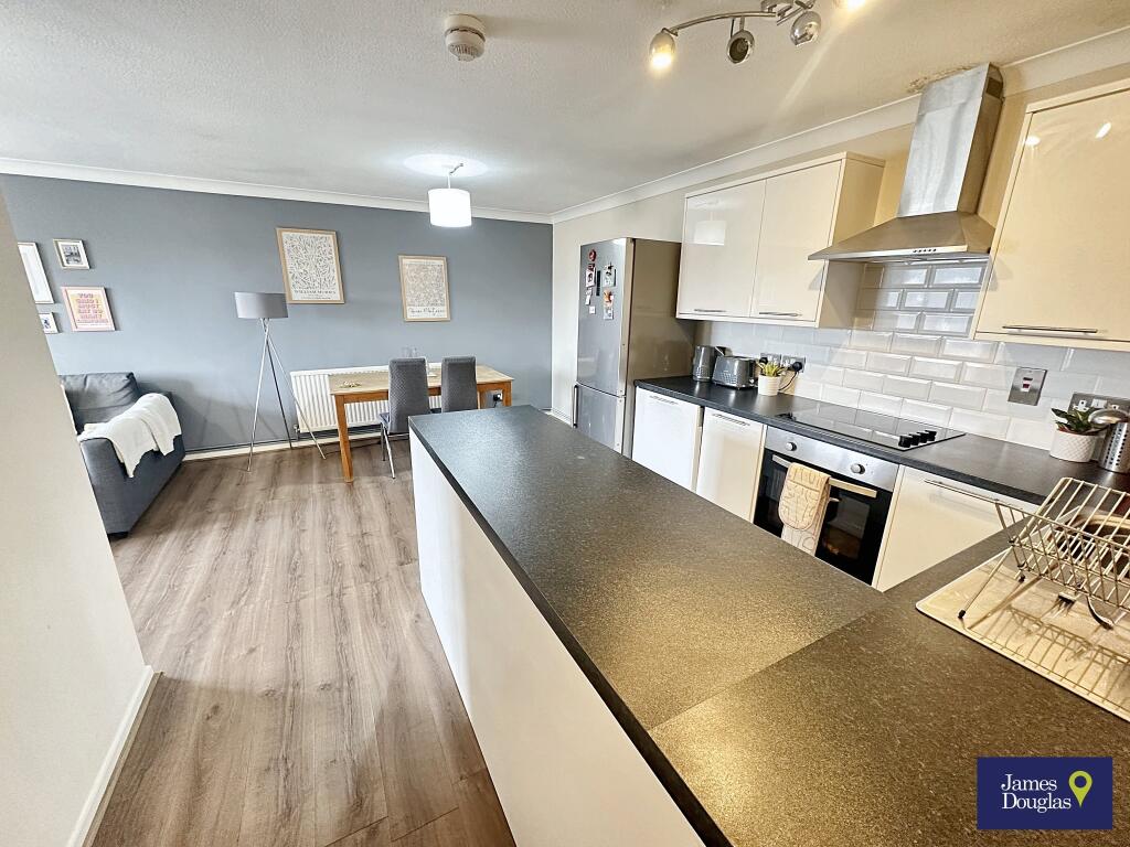 Apartment in Cardiff, Maindy, Cathays - View 3