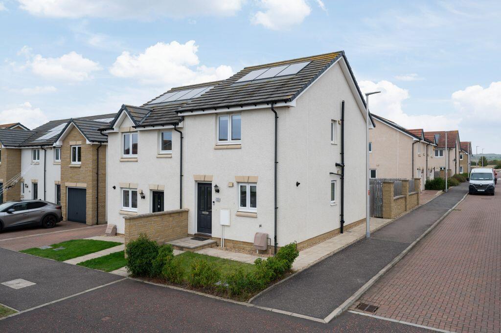 Main image of property: 11 Curlew Way, Inverkeithing, KY11 1FF