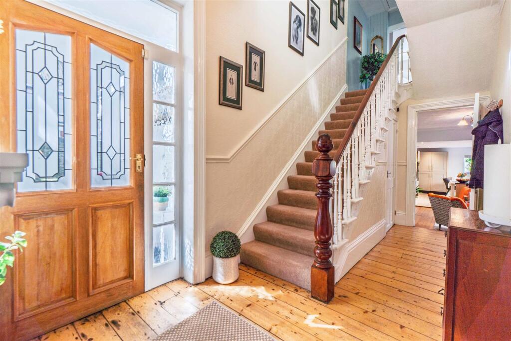 House in North Tyneside, North East - More