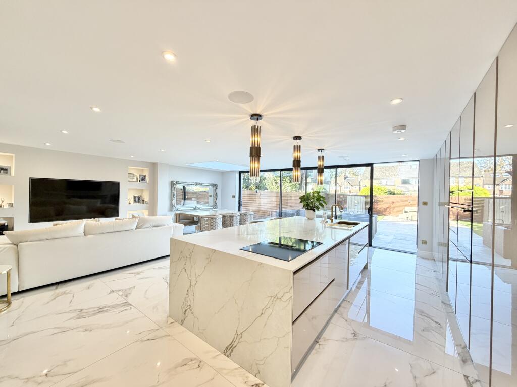 Leith Road, Sale, Trafford photo 2