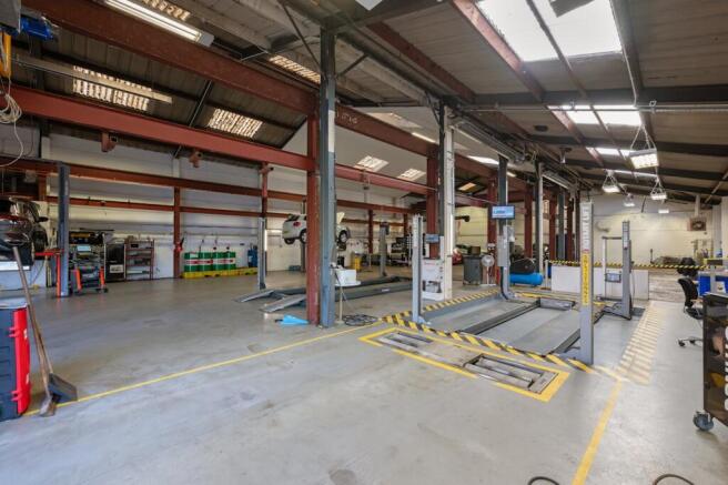 Unit 3, Redkiln Close, Horsham-26.jpg