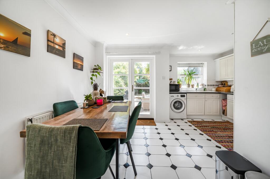 House in London - View 3