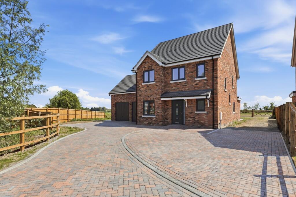 Main image of property: Oakley Gardens, Little Oakley, Harwich, CO12