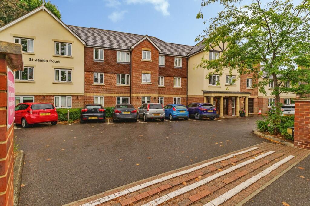 Apartment in Mid Sussex, East Grinstead
