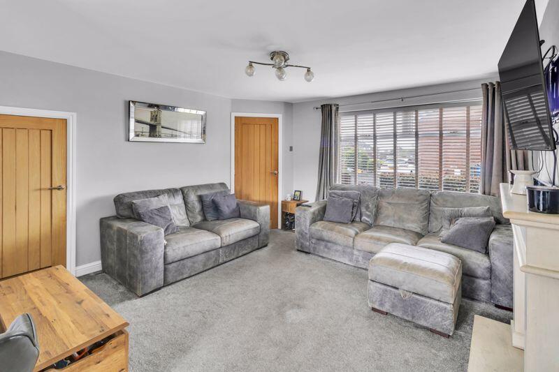 Ashbourne Close, Wardle OL12 9LU photo 4