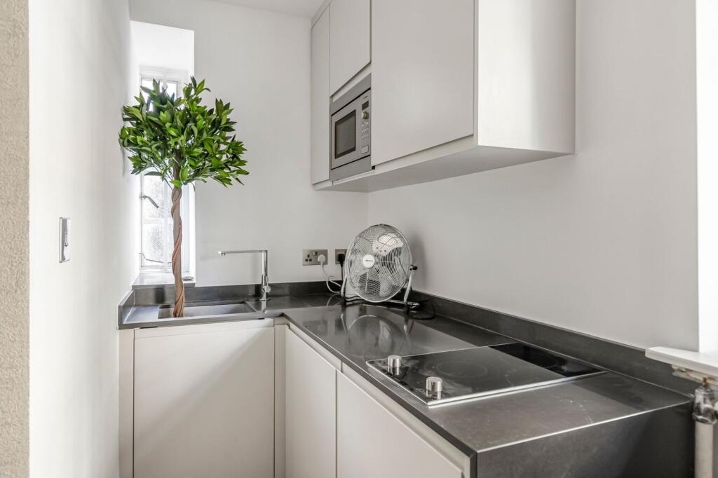 Apartment in London - View 4