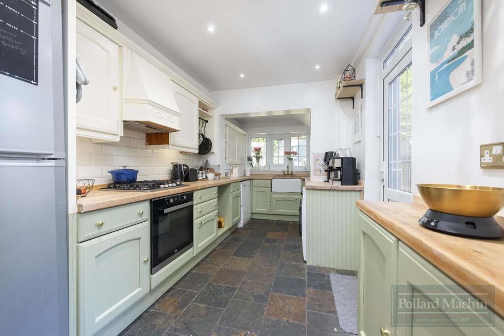 House in London, Waddon - View 5