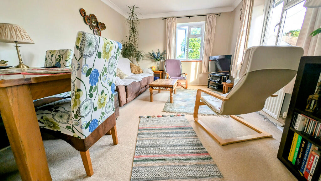 Savile Crescent, Bordon, Hampshire, GU35 photo 4