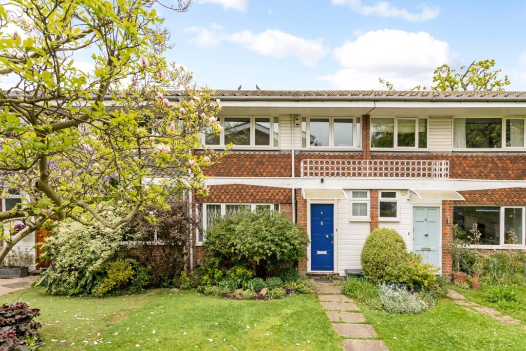 Main image of property: St. Regis Close London N10