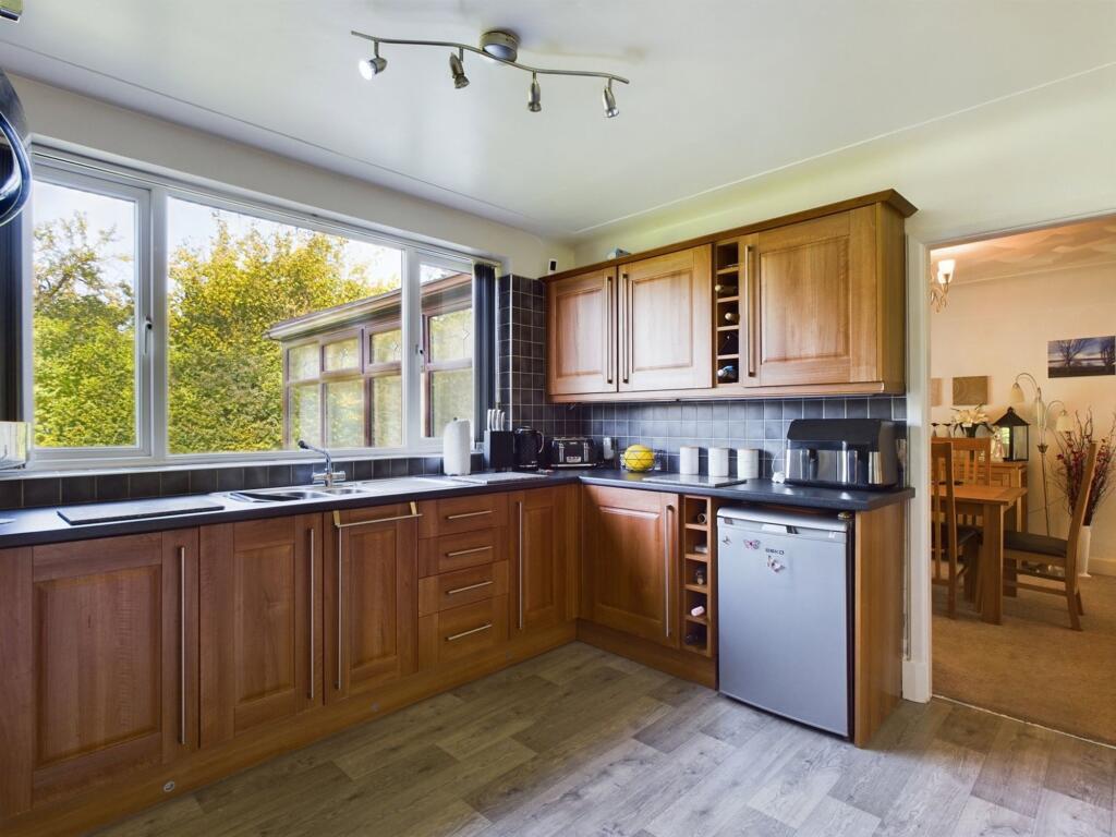 Bleasdale Close, Aughton, L39 photo 3
