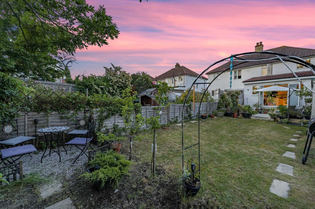 House in London, Royal Borough of Greenwich - View 4