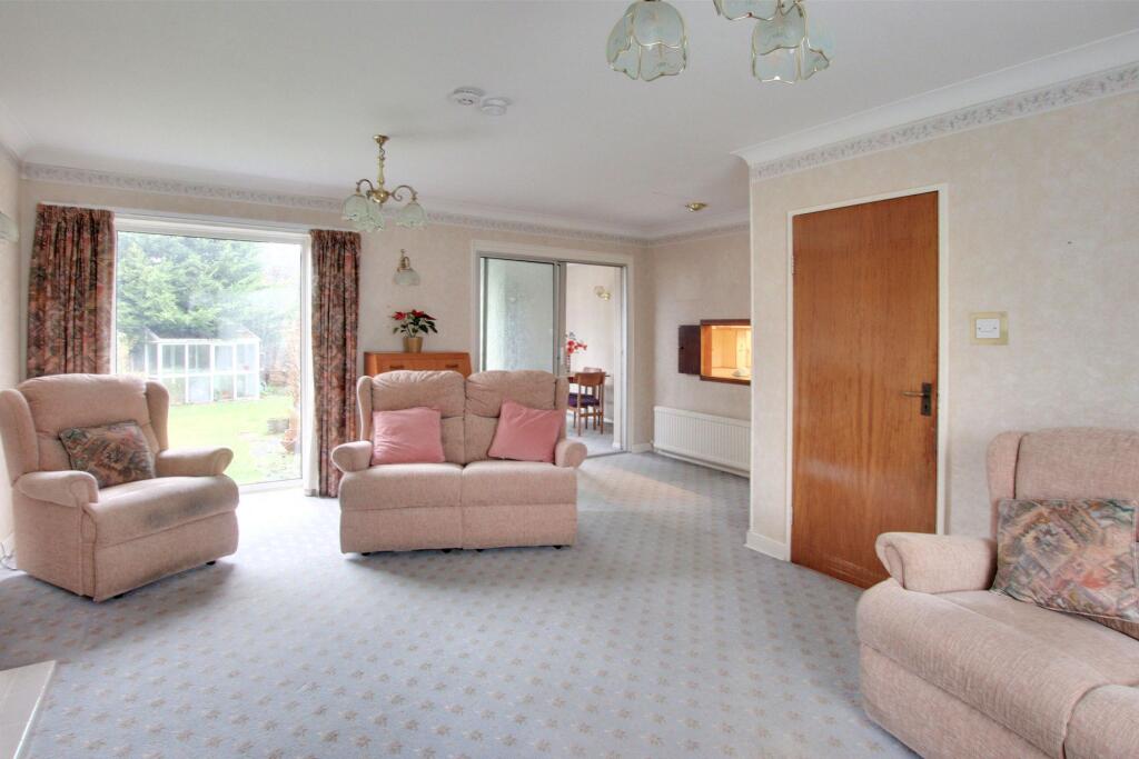 Round Grove, Shirley photo 3