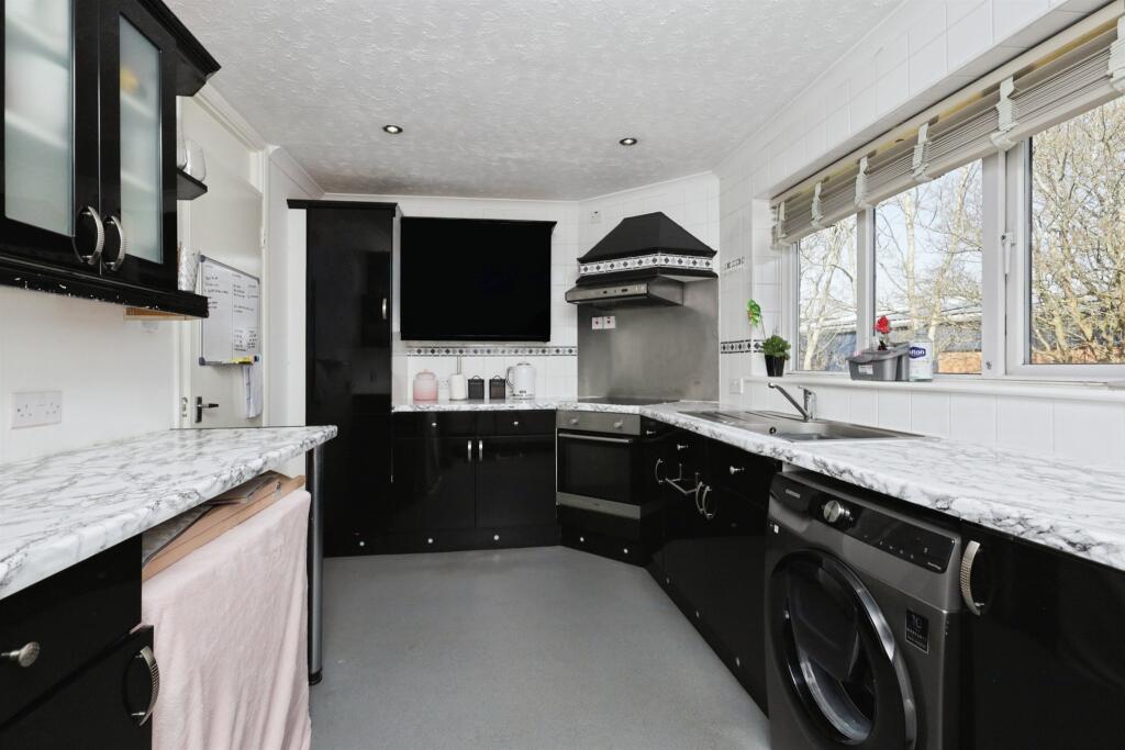 The Holt, Hailsham photo 5