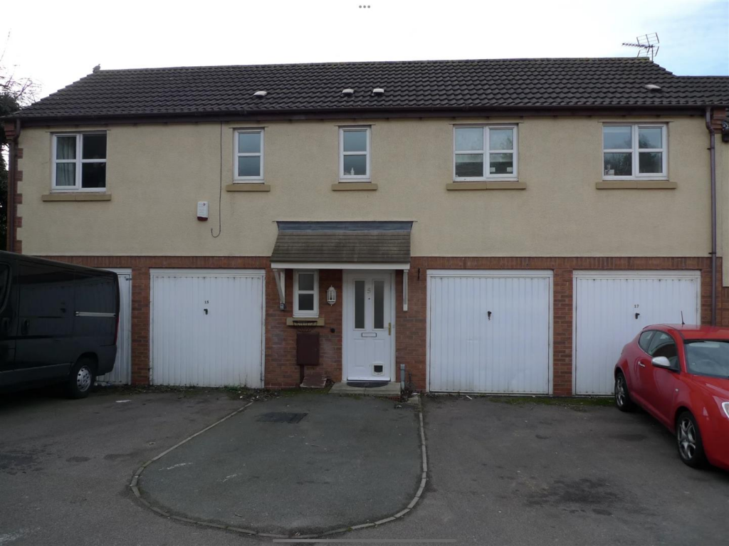 2-bed house on Bates Close, Loughborough, £170,000