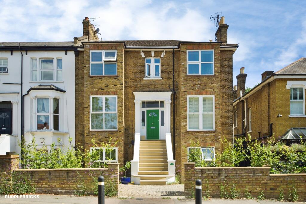 Main image of property: flat 1 - 41 Hermon Hill, London, E11