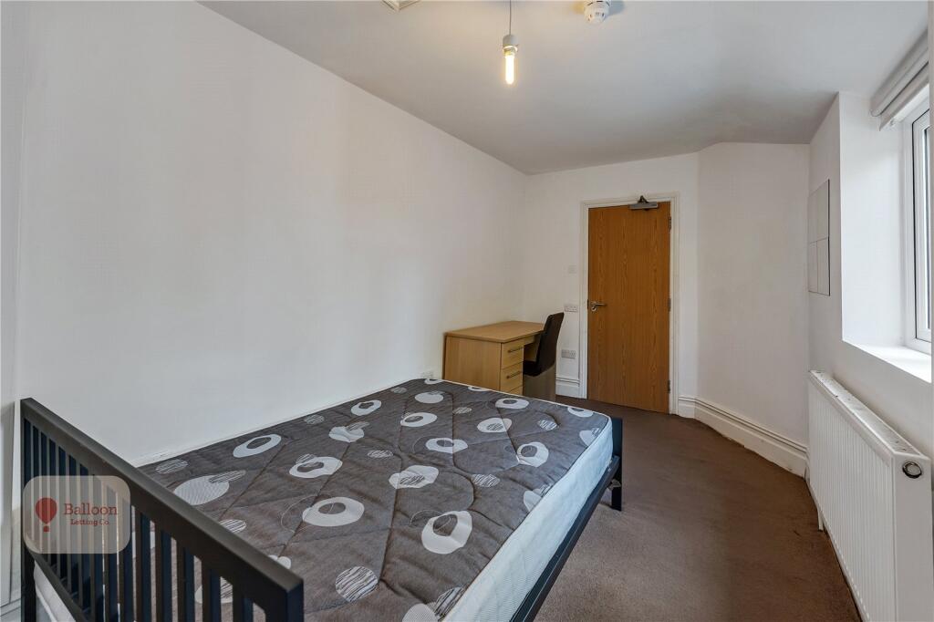 7 bedroom terraced house for rent
