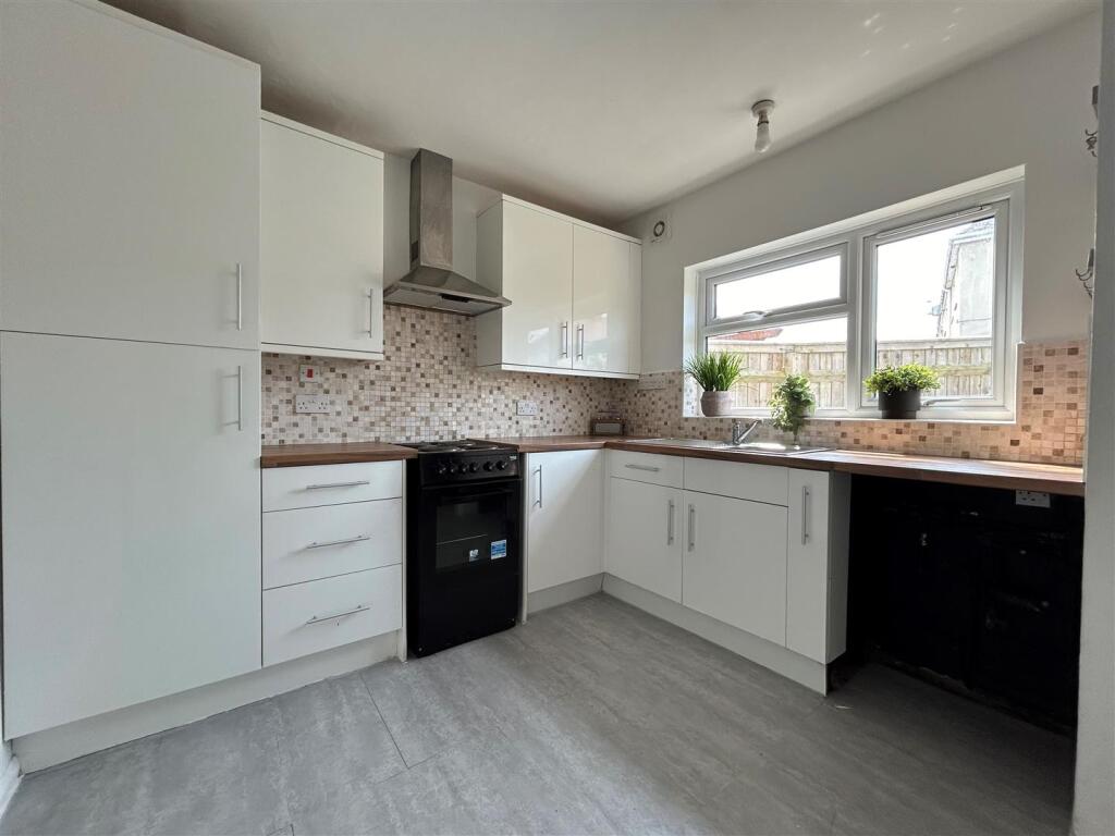 House in Worcester - View 3