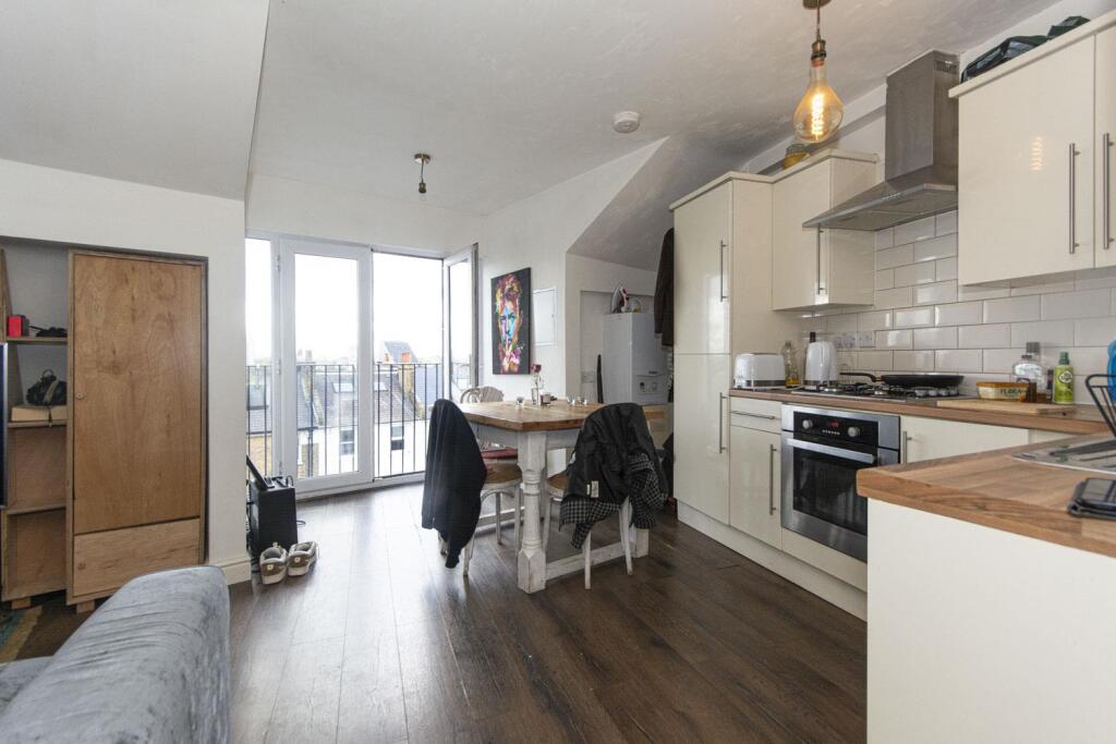 Main image of property: Lavender Hill, Battersea SW11