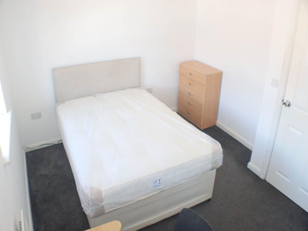 House in Hatfield, Hatfield Business Park - More