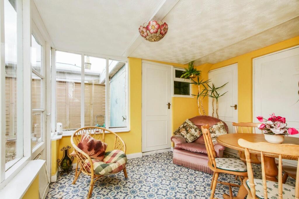 House in York, Dringhouses - More
