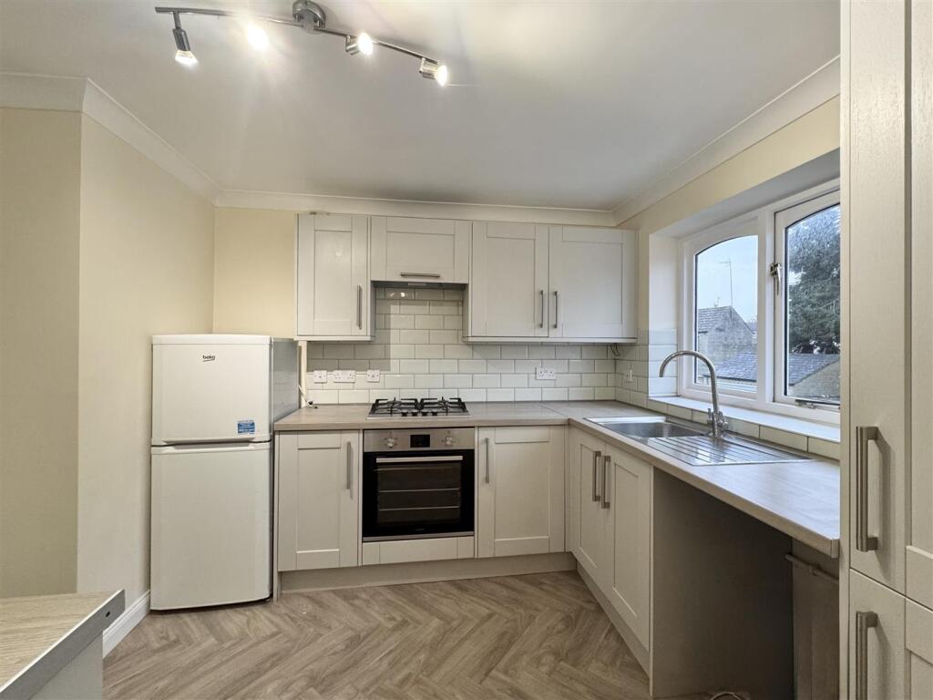 2-bed flat on Central Cirencester, £205,000