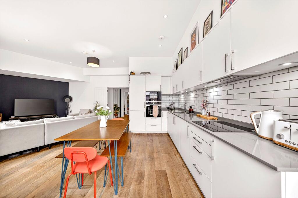 Apartment in Edinburgh, Tollcross - More