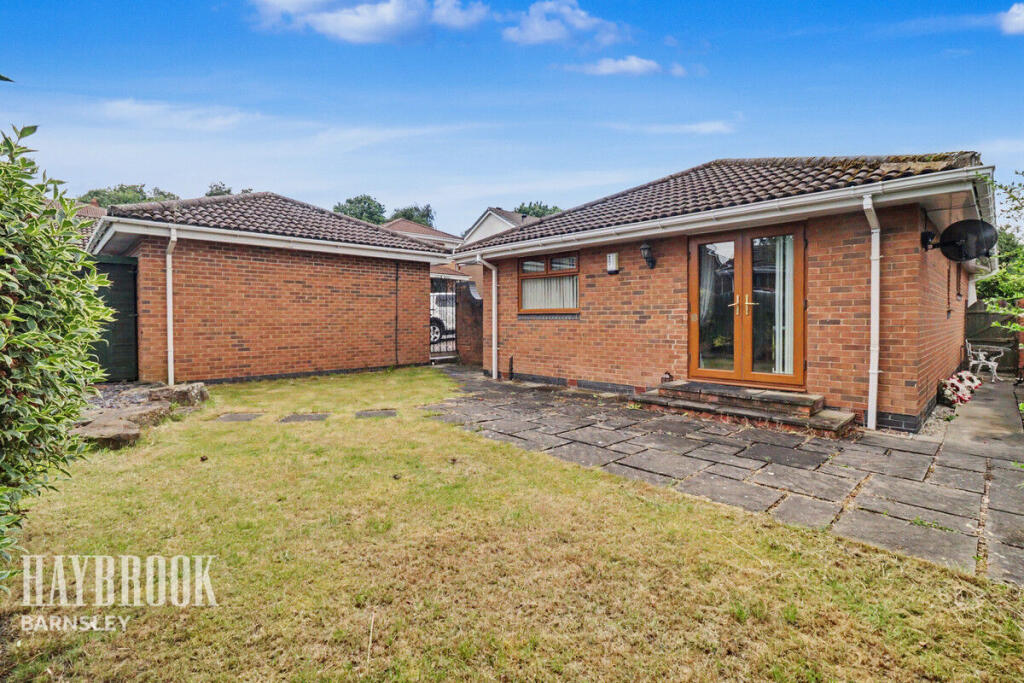 House in Barnsley, Staincross - View 2