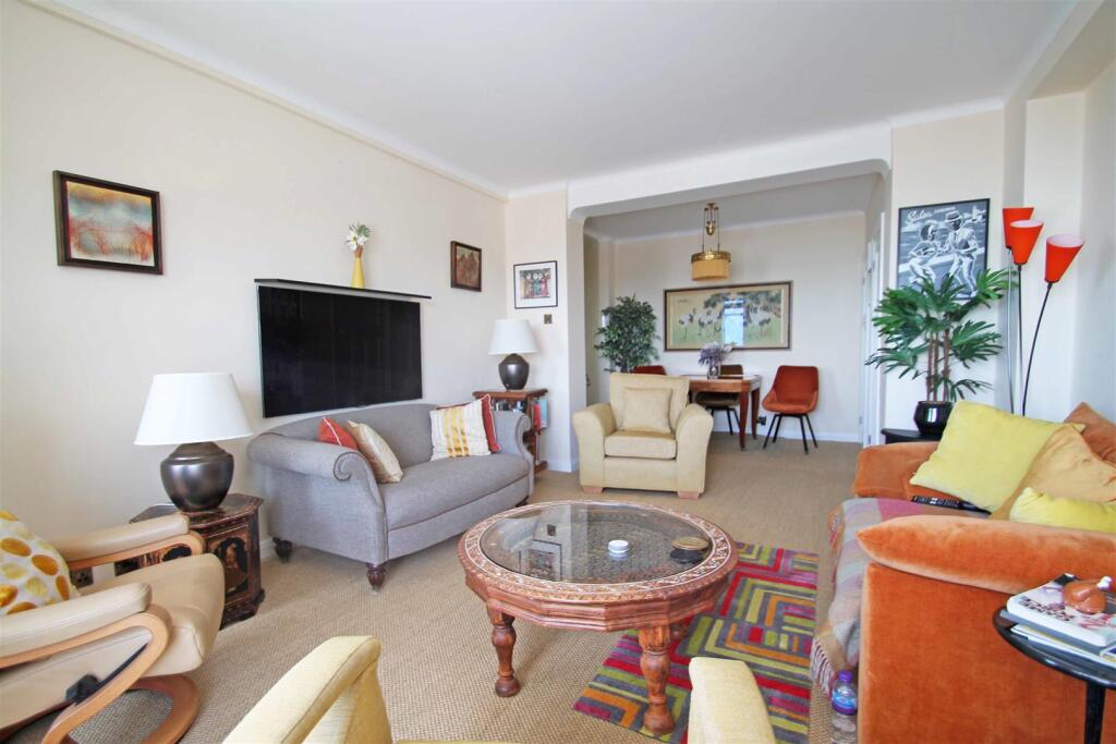 Apartment in Hove, Aldrington - View 3