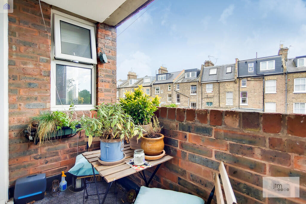 Apartment in London - View 4