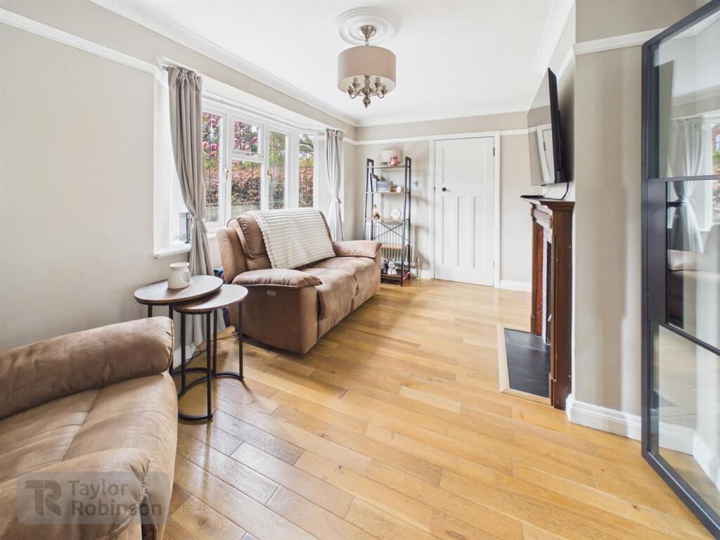 House in Crawley, West Green - View 4